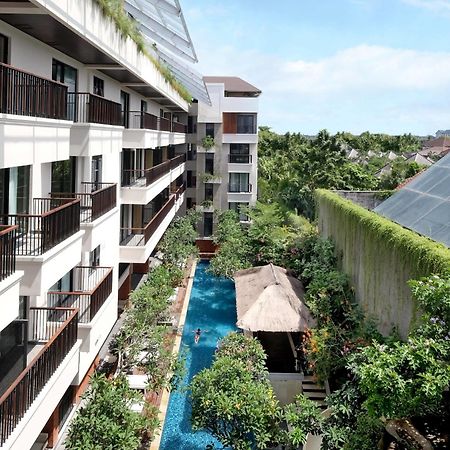 Jambuluwuk Oceano Seminyak Hotel Zewnętrze zdjęcie The hotel's pool