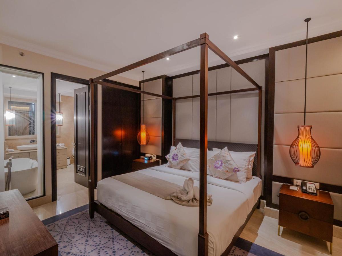 Jambuluwuk Oceano Seminyak Hotel Zewnętrze zdjęcie A bedroom at the hotel