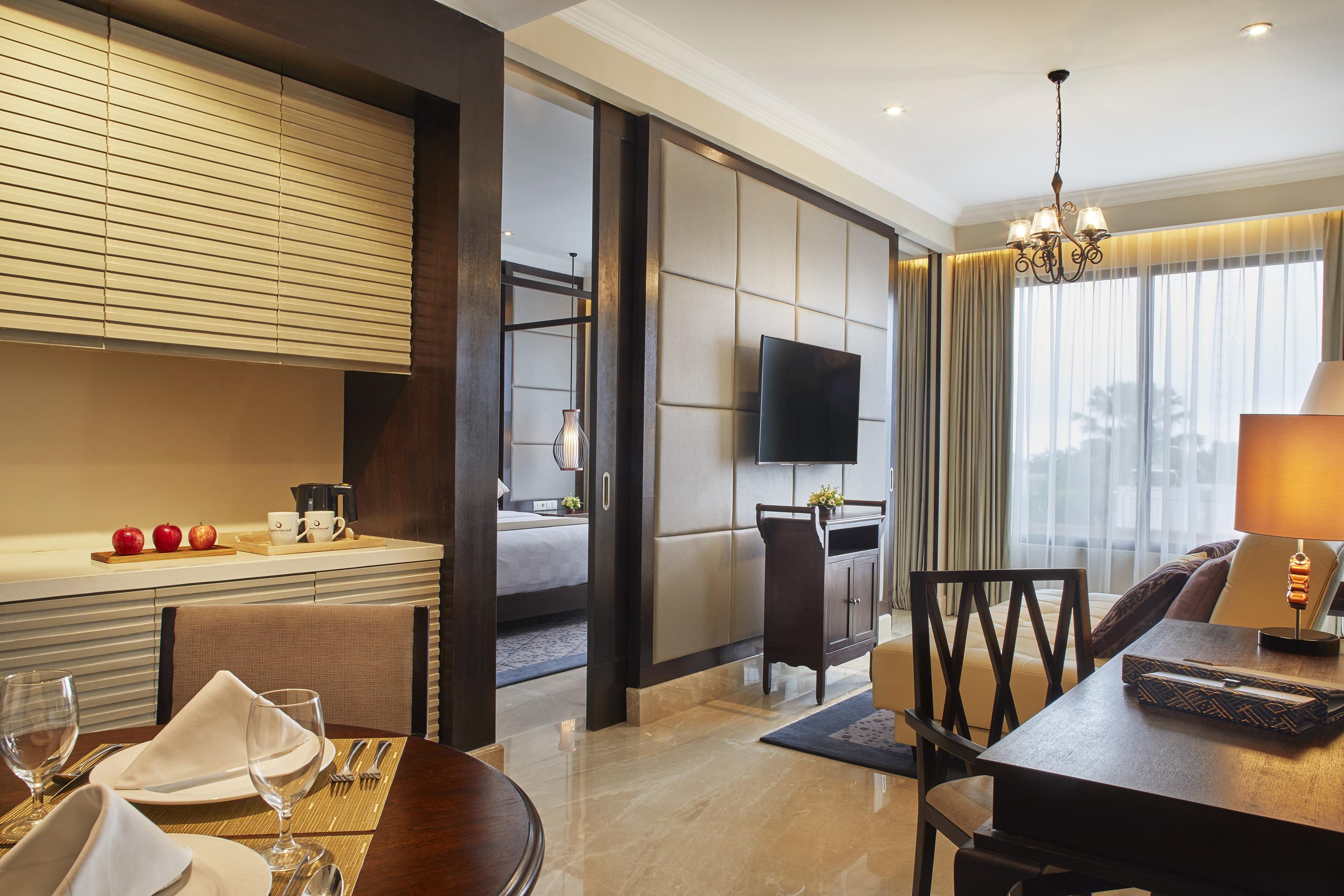 Jambuluwuk Oceano Seminyak Hotel Zewnętrze zdjęcie A suite at the hotel