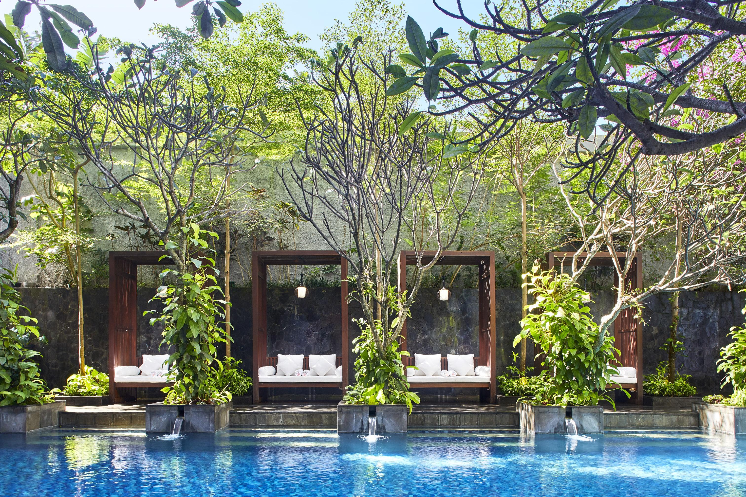 Jambuluwuk Oceano Seminyak Hotel Zewnętrze zdjęcie The swimming pool at the hotel